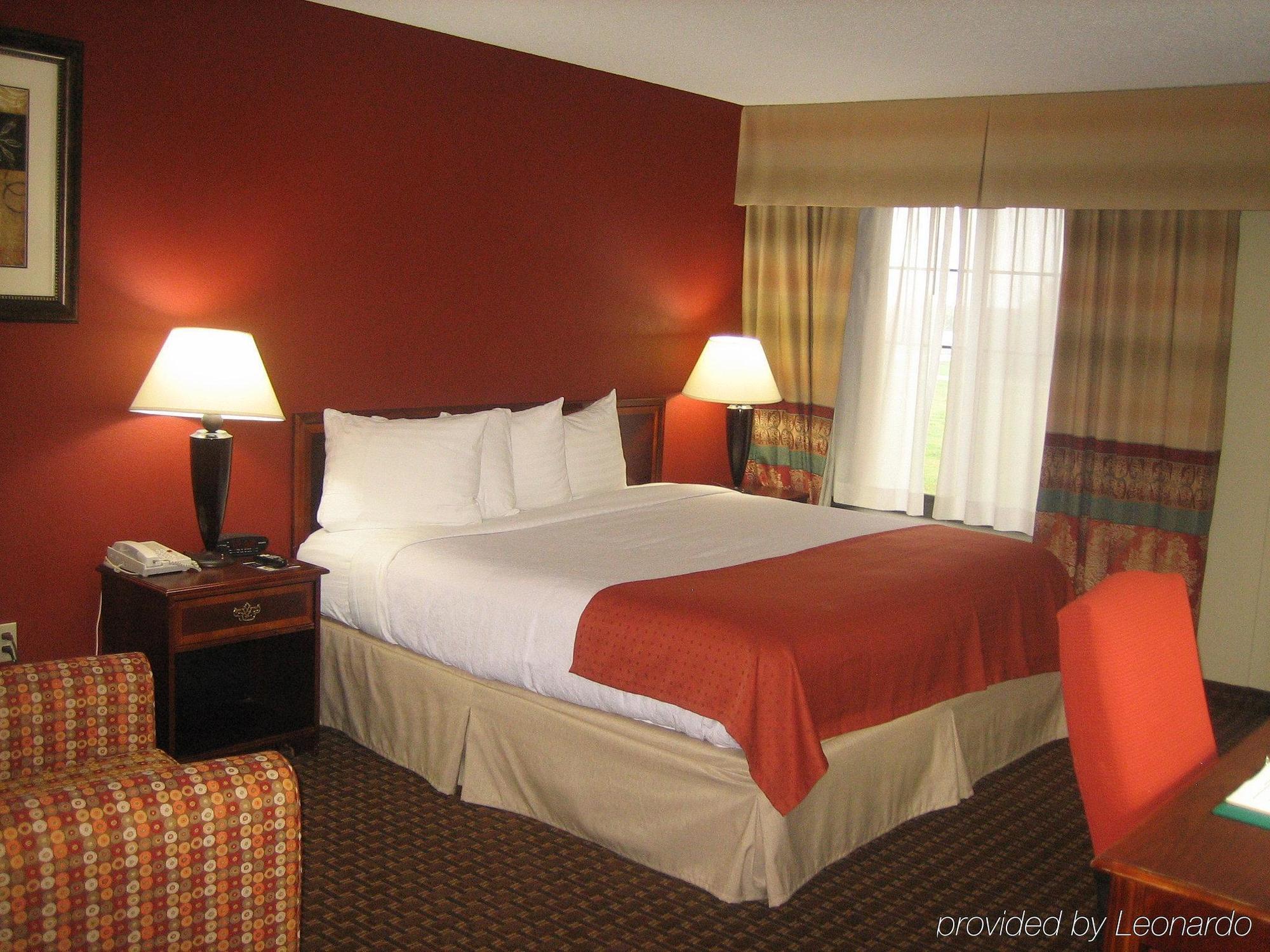Holiday Inn Hotel & Suites Owatonna Oda fotoğraf